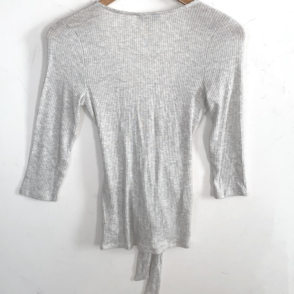 (A13) Express One Eleven Womens Top Gray V-Neck Knot Twist Front Ribbed, Size S - Picture 7 of 8